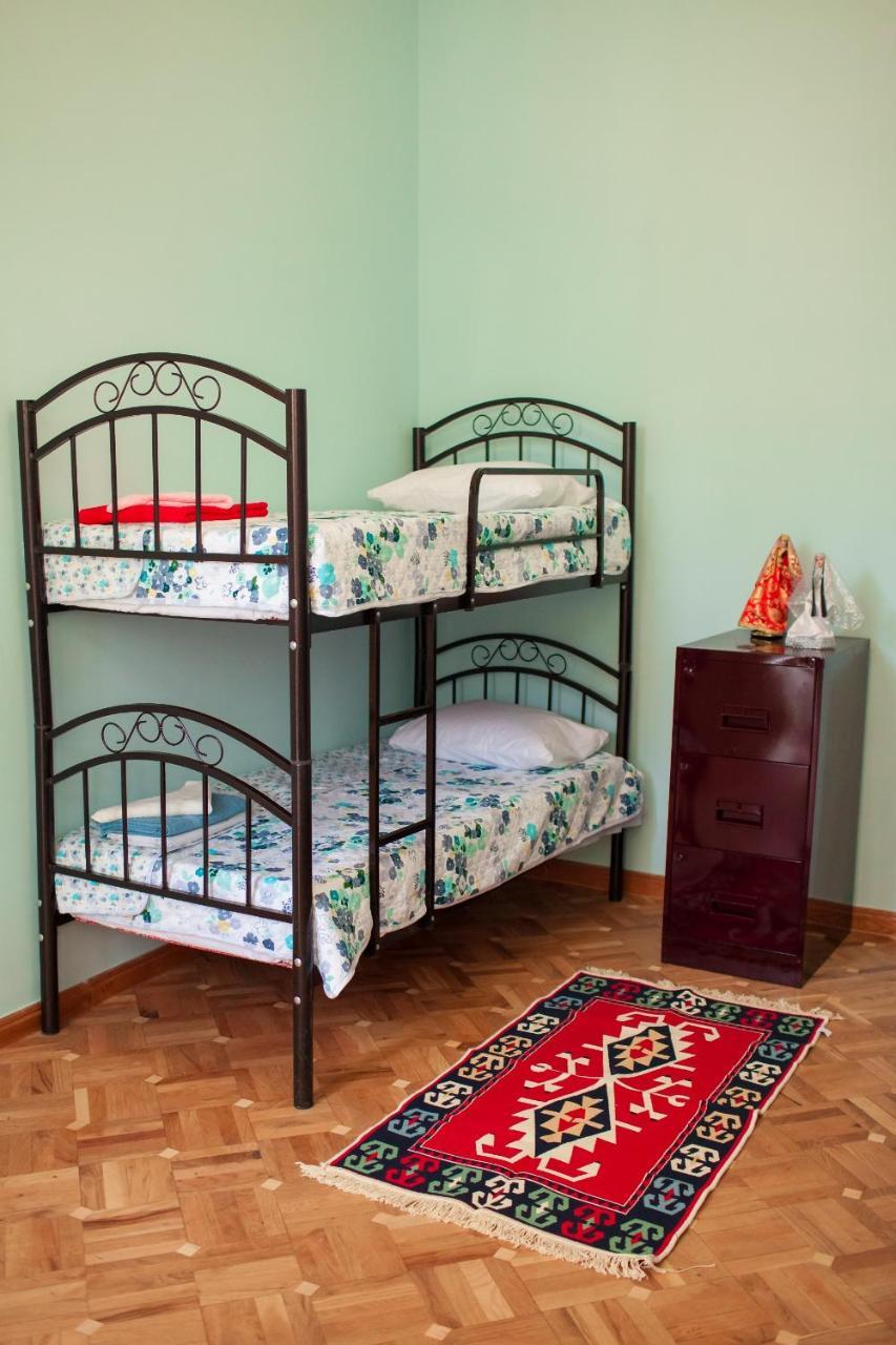 Land Of Fire Hostel Баку Екстер'єр фото