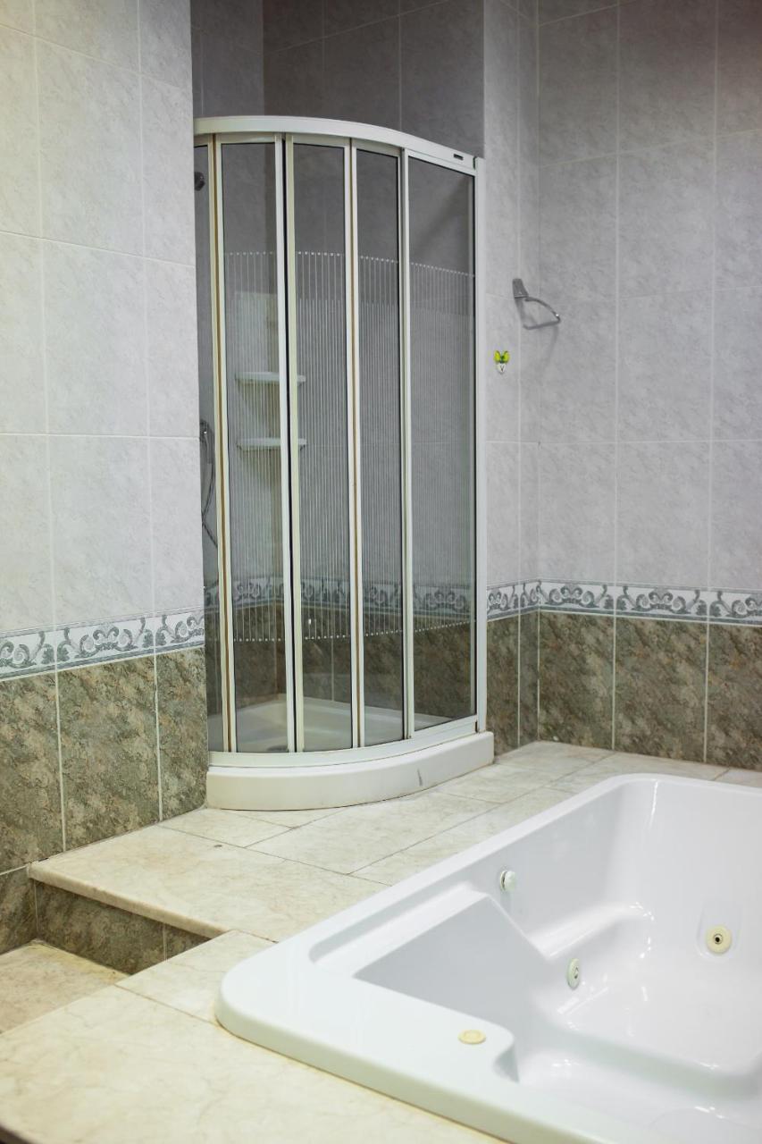 Land Of Fire Hostel Баку Екстер'єр фото